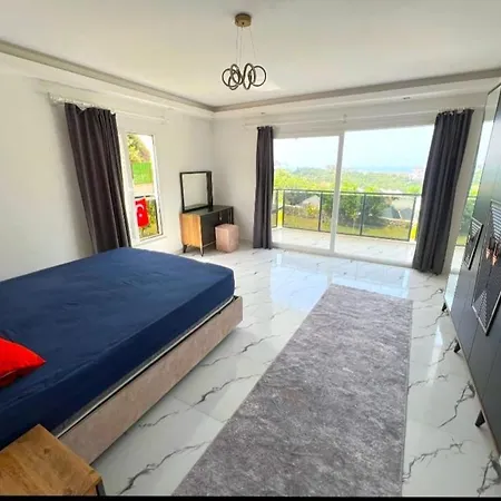 Elegant Private With Garden & Pool *