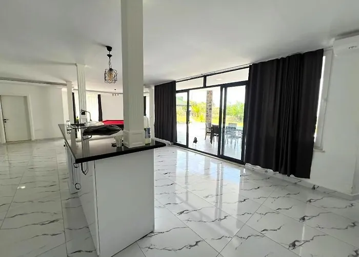 Elegant Private With Garden & Pool Willa Alanya