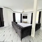 Elegant Private With Garden & Pool Villa Alanya
