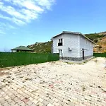 Elegant Private With Garden & Pool Villa