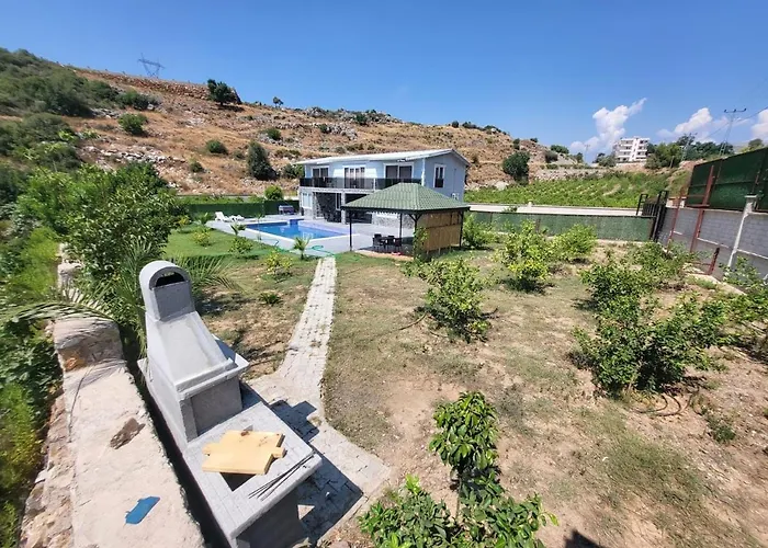 Elegant Private With Garden & Pool Alanya